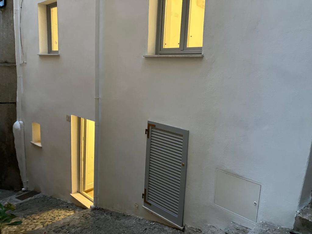 Residenza Nel Borgo L'Appusentu Bed & Breakfast Castelsardo Eksteriør bilde